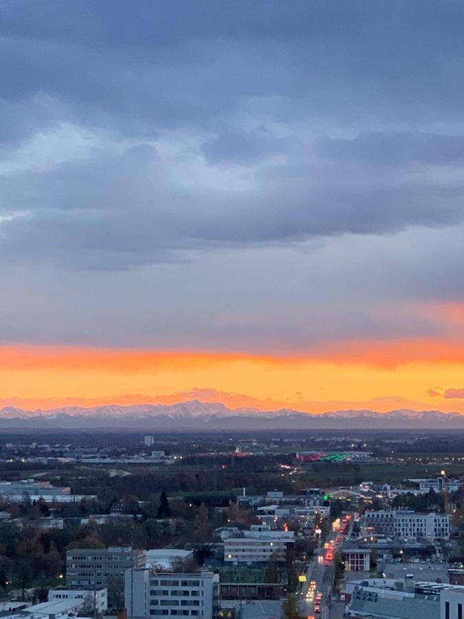 Great City View I 26 Floor I Netflix And Boxspringbed Augsburg Eksteriør bilde